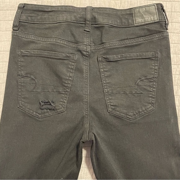 American Eagle Black Super Hi-Rise Jegging Distressed 4 Regular - Picture 7 of 9